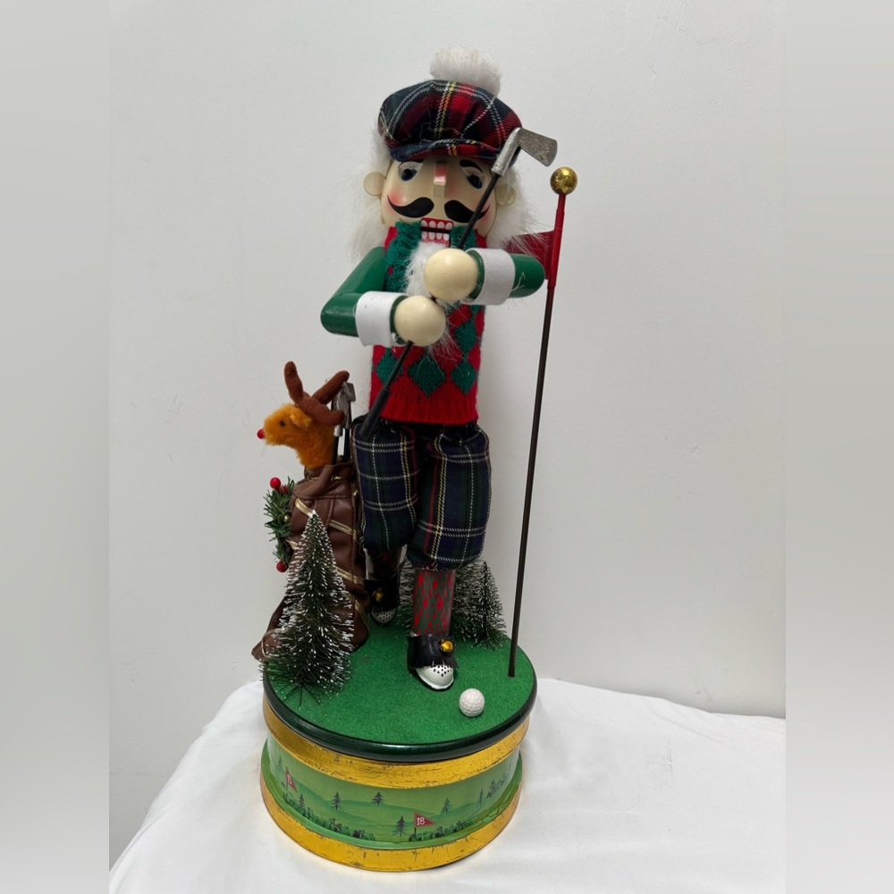Bombay Company 2007 Christmas Golfer Wooden Musical Nutcracker 18”